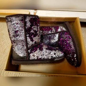 UGG classics short sparkle boots  size 6